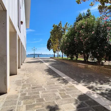 Ca' Zueca Apartman *